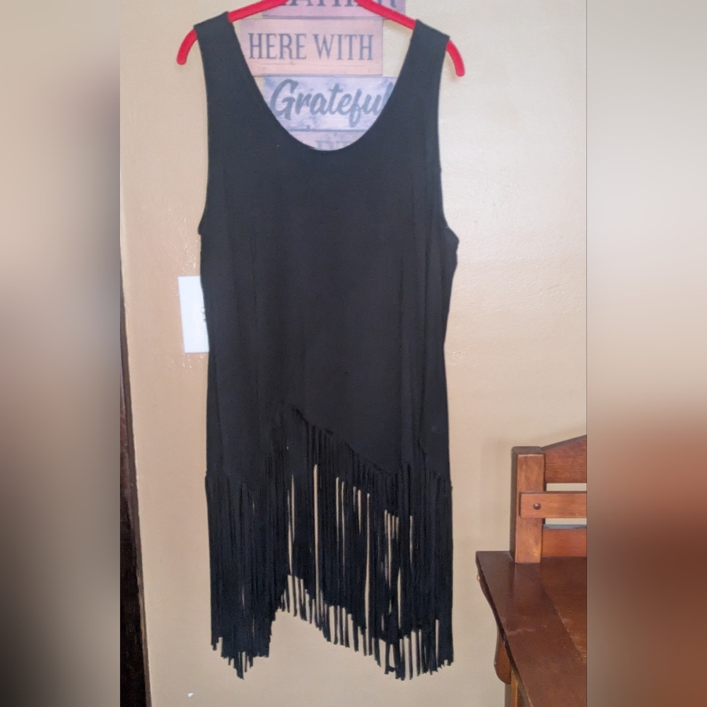Kate & Mallory Black Asymmetrical Fringe Long Tank Top Women's 1x Plus Size - Picture 9 of 10